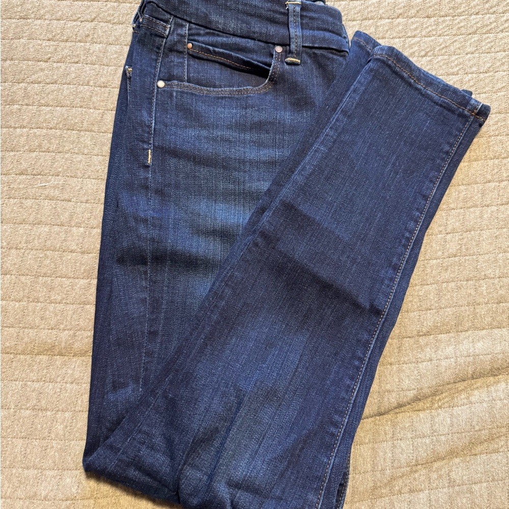 Classic Blue Women's Skinny Jeans with Stretch